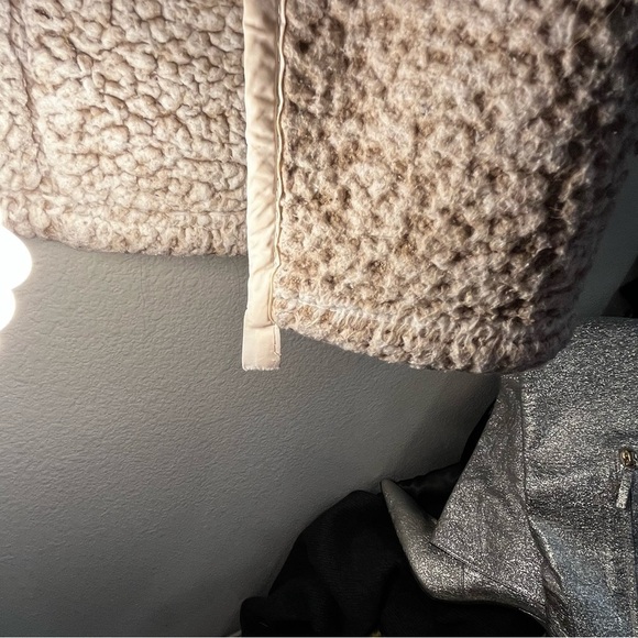 Urban Outfitters Out from Under tan thick fleece open front jacket size medium - Picture 6 of 8